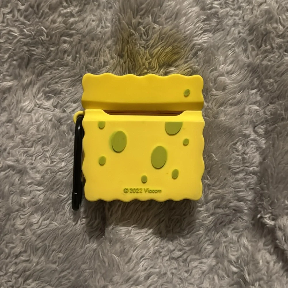 First gen AirPods case - Picture 2 of 5